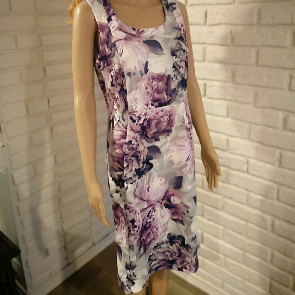 Cleo Ladies Size 2 Sleeveless Flowered Dress